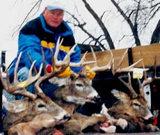 Iowa whitetail deer hunting at Dunn Deal Hunting Lodge